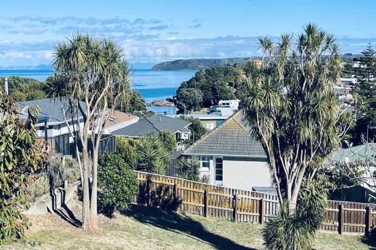Photo of property in 3 Thornley Street, Titahi Bay, Porirua, 5022