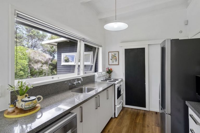 Photo of property in 92 Park Hill Road, Birkenhead, Auckland, 0626