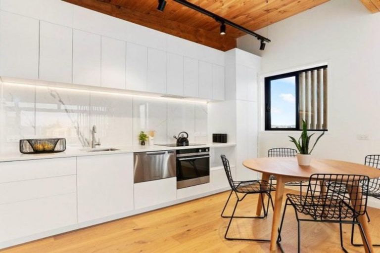 Photo of property in 7/163 Hobsonville Point Road, Hobsonville, Auckland, 0616