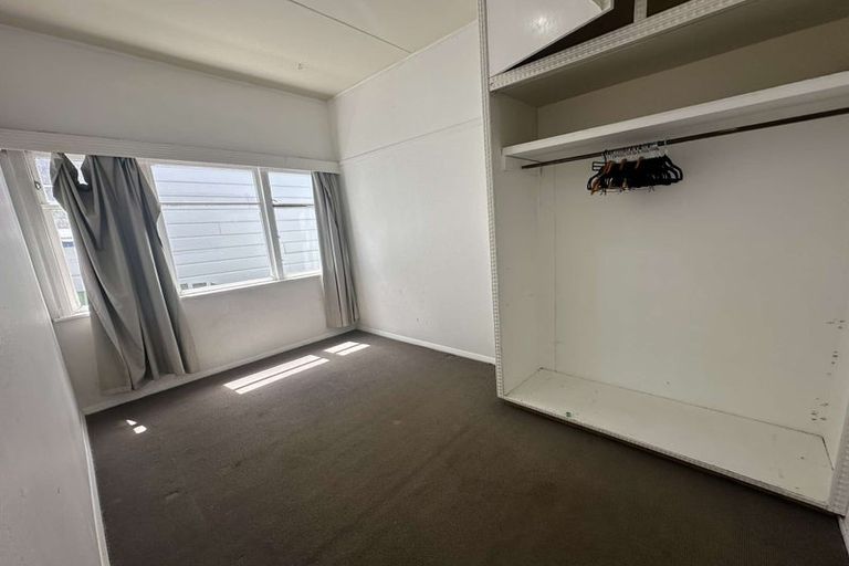 Photo of property in 122 Wallace Street, Mount Cook, Wellington, 6021