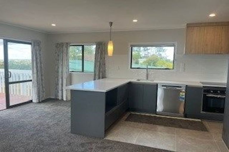 Photo of property in 40c/1 West Coast Road, Glen Eden, Auckland, 0602