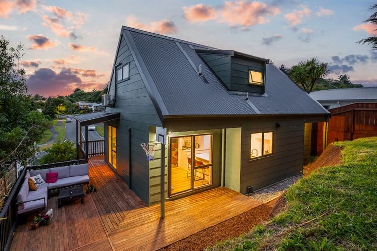 Photo of property in 63 Omapere Street, Whitby, Porirua, 5024