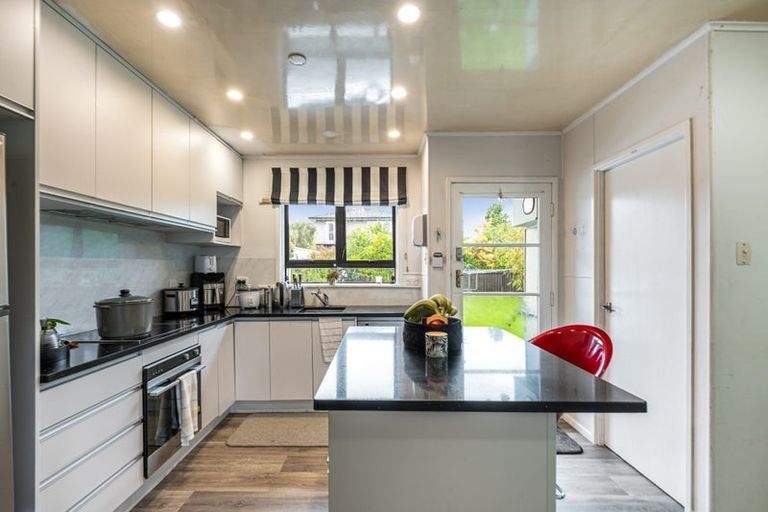 Photo of property in 20 Matapouri Road, Mangere Bridge, Auckland, 2022