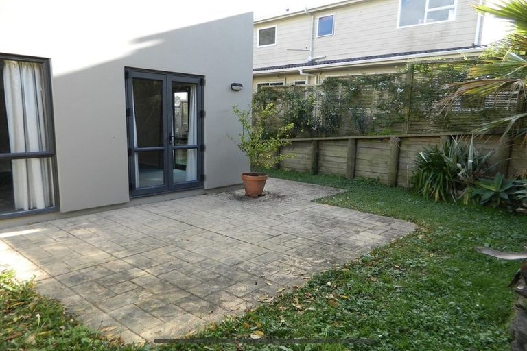 Photo of property in 26a/2 Dallinghoe Crescent, Milford, Auckland, 0620