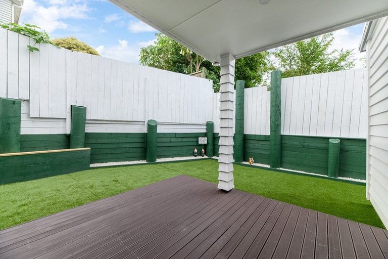 Photo of property in 20d Kelwyn Road, Kelston, Auckland, 0602