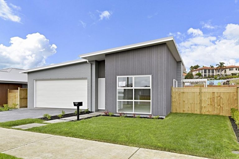 Photo of property in 9 Taikura Avenue, Red Beach, 0932