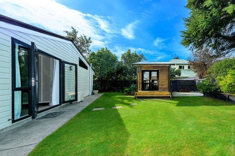 Photo of property in 16 Woodbank Street, Somerfield, Christchurch, 8024