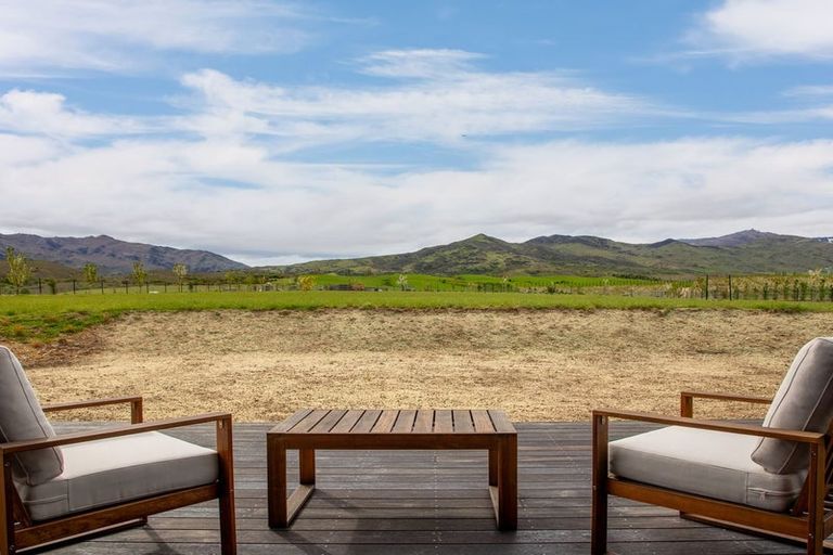 Photo of property in 39 Kordia Way, Waikerikeri, Alexandra, 9391