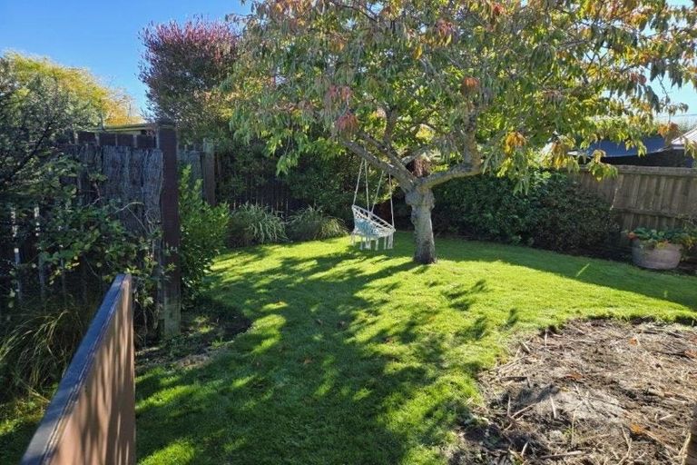 Photo of property in 1/17 Vagues Road, Northcote, Christchurch, 8052