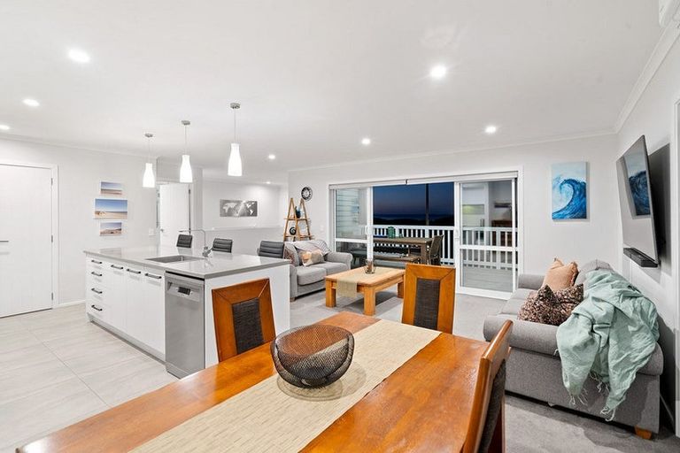 Photo of property in 856a Papamoa Beach Road, Papamoa Beach, Papamoa, 3118