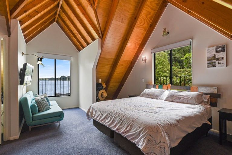 Photo of property in 8 Chingford Road, Lake Rotoma, Rotorua, 3074
