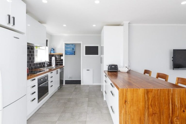 Photo of property in 10 Pitama Road, Awapuni, Palmerston North, 4412
