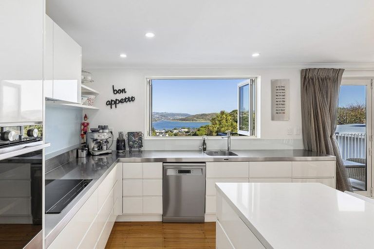 Photo of property in 14 Corlett Road, Plimmerton, Porirua, 5026