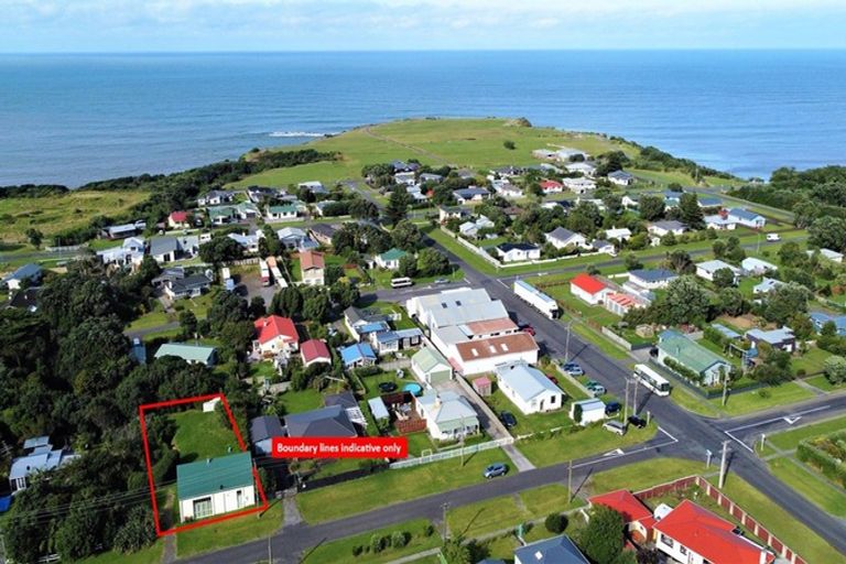 Photo of property in 48 Fox Street, Opunake, 4616
