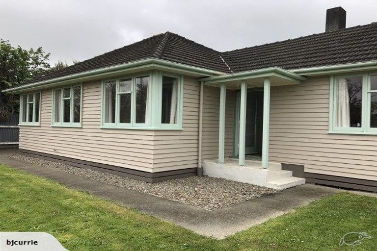 Photo of property in 6 Rochester Street, Awapuni, Palmerston North, 4412