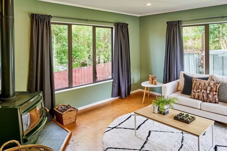 Photo of property in 36 Peterhouse Street, Tawa, Wellington, 5028