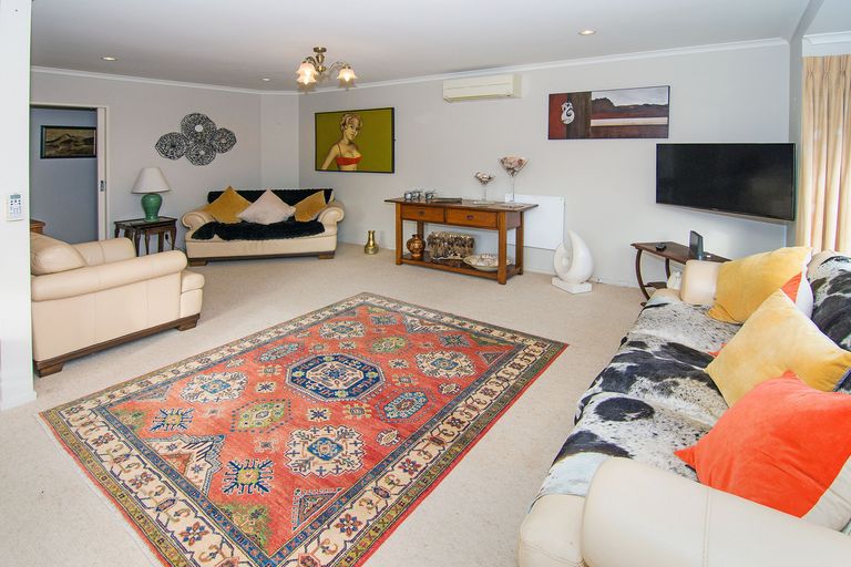 Photo of property in Holdsworth Villas, 59/2 William Donald Drive, Solway, Masterton, 5810
