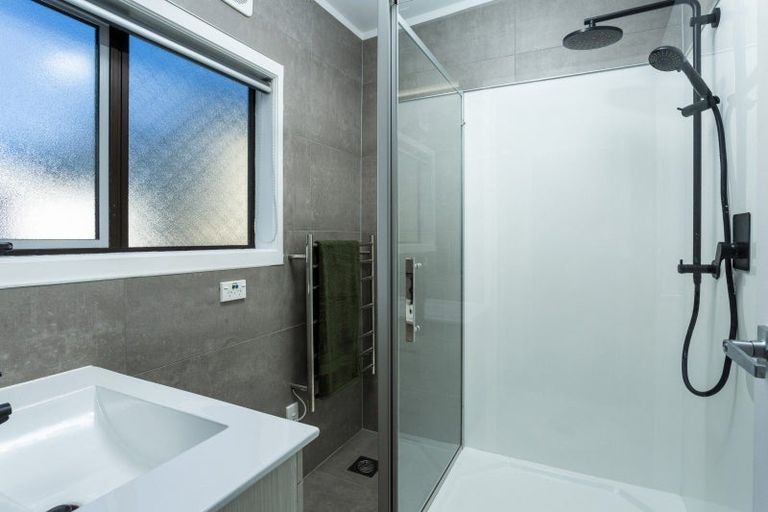 Photo of property in 2/7 Eskdale Road, Birkdale, Auckland, 0626