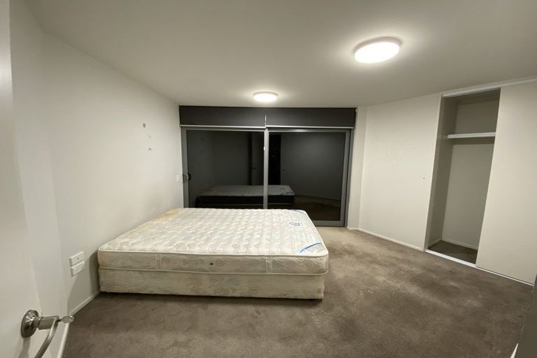 Photo of property in 71 Tamworth Crescent, Newlands, Wellington, 6037