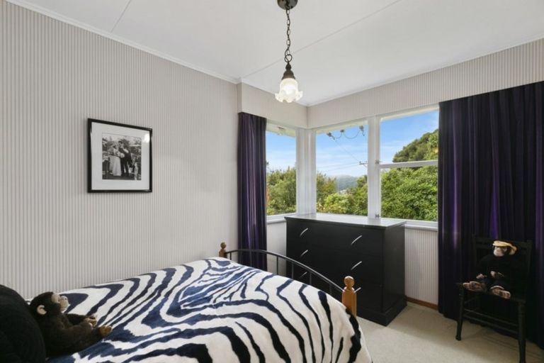 Photo of property in 14 Lees Grove, Wainuiomata, Lower Hutt, 5014