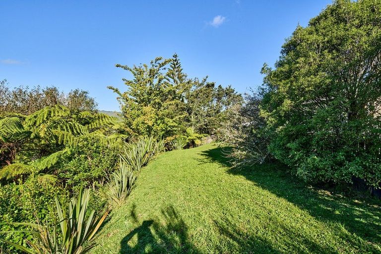 Photo of property in 15 Greer Crescent, Tawa, Wellington, 5028
