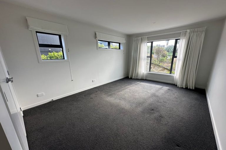 Photo of property in 34 Epic Way, Newlands, Wellington, 6037