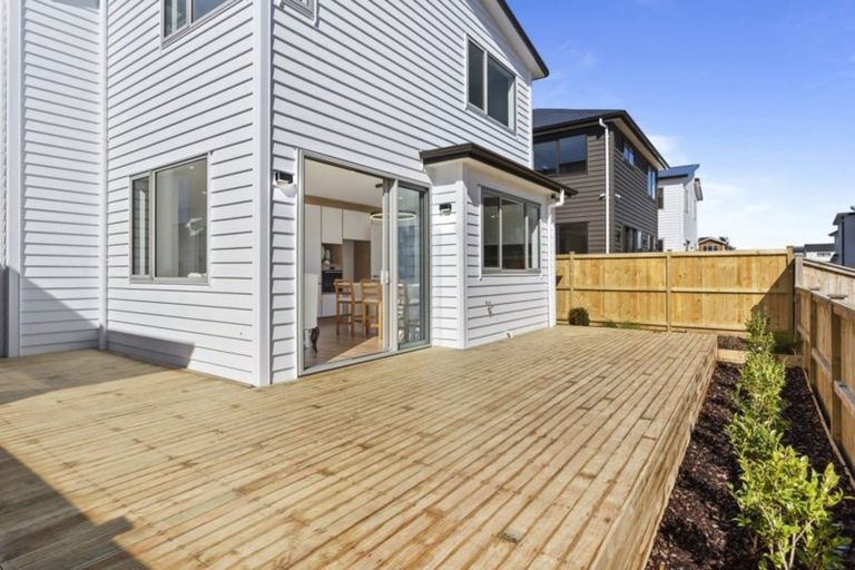 Photo of property in 17 Roa Avenue, Hobsonville, Auckland, 0616