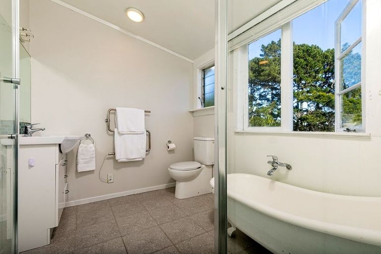 Photo of property in 47 Newington Road, Henderson, Auckland, 0612