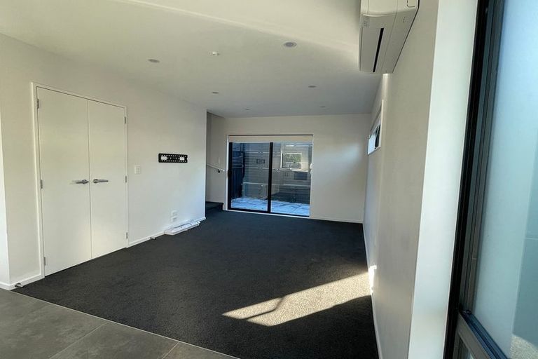 Photo of property in 1/110 Kervil Avenue, Te Atatu Peninsula, Auckland, 0610