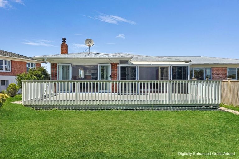 Photo of property in 95 Kitchener Road, Waiuku, 2123