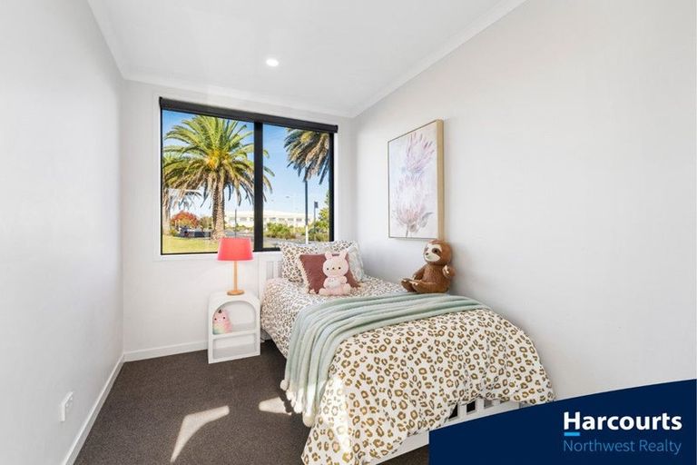 Photo of property in 284 Hobsonville Point Road, Hobsonville, Auckland, 0616