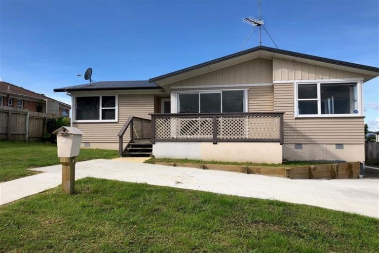 Photo of property in 3 Capella Place, Manurewa, Auckland, 2102