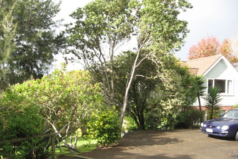 Photo of property in 75 Haseler Crescent, Howick, Auckland, 2014