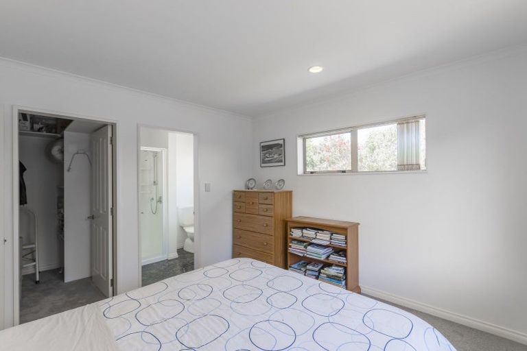 Photo of property in 27 Millennium Hill, Paraparaumu, 5032