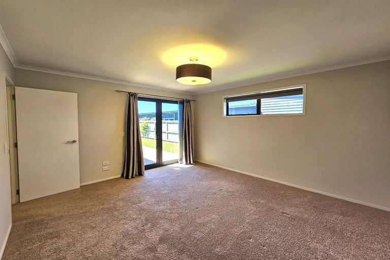 Photo of property in 18 Keene Drive, Bell Block, New Plymouth, 4312