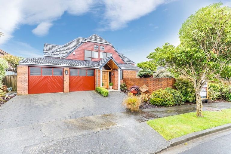 Photo of property in 12 Montrose Grove, Churton Park, Wellington, 6037