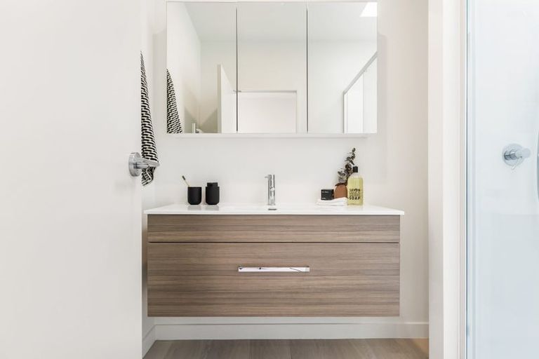 Photo of property in 11/2 Moor Avenue, Te Atatu Peninsula, Auckland, 0610