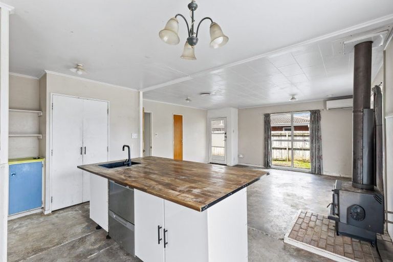 Photo of property in 15 Kopi Place, Massey, Auckland, 0614