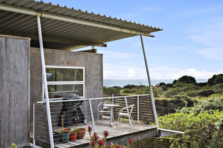 Photo of property in 64 Paetawa Road, Peka Peka, Waikanae, 5391