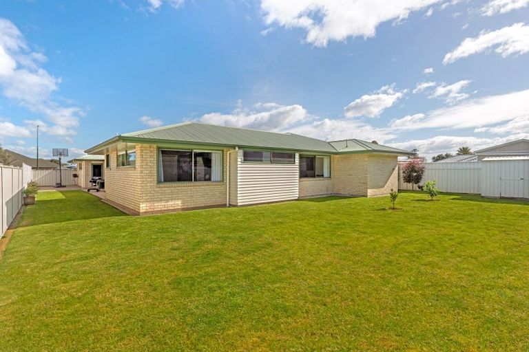 Photo of property in 26 Pohutukawa Grove, Lytton West, Gisborne, 4010