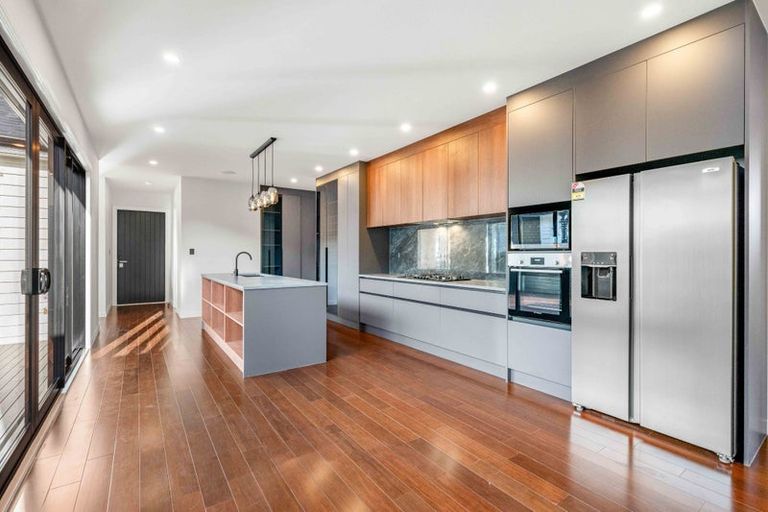 Photo of property in 29 Cara Avenue, Kumeu, 0810