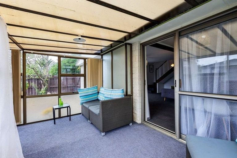 Photo of property in 6 Jarrett Court, Roslyn, Palmerston North, 4414