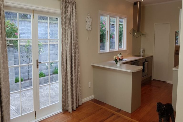 Photo of property in 39 Randwick Road, Northland, Wellington, 6012