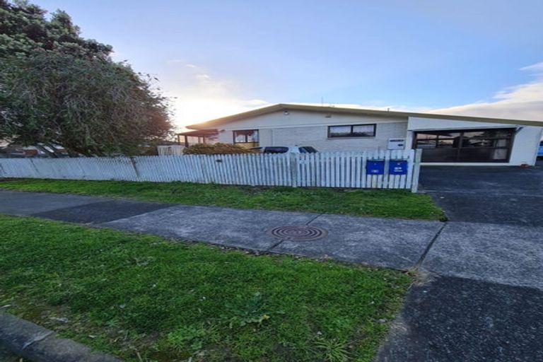 Photo of property in 1/53 Priestley Drive, Bucklands Beach, Auckland, 2014