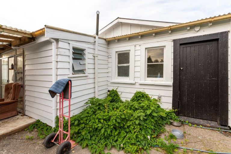 Photo of property in 21 Atkinson Street, Woodville, 4920