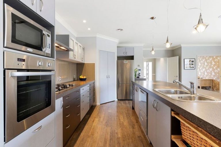 Photo of property in 8 Overbury Crescent, Rolleston, 7614