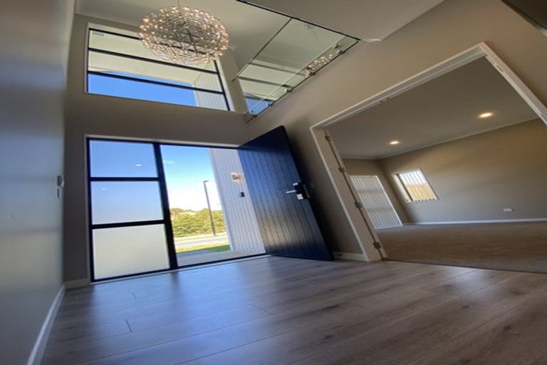 Photo of property in 30 Godfrey Drive, Orewa, 0931