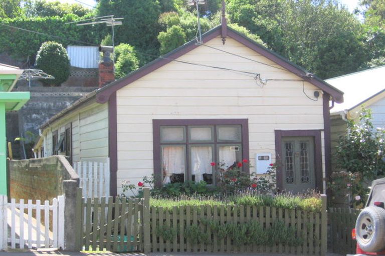 Photo of property in 44 Rolleston Street, Mount Cook, Wellington, 6021