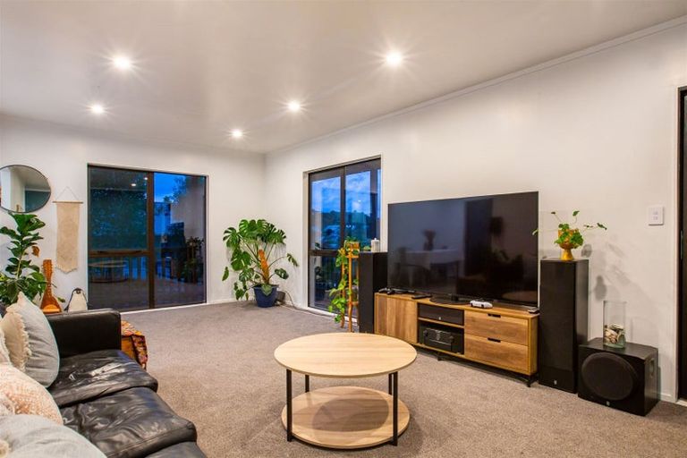 Photo of property in 63 Omapere Street, Whitby, Porirua, 5024