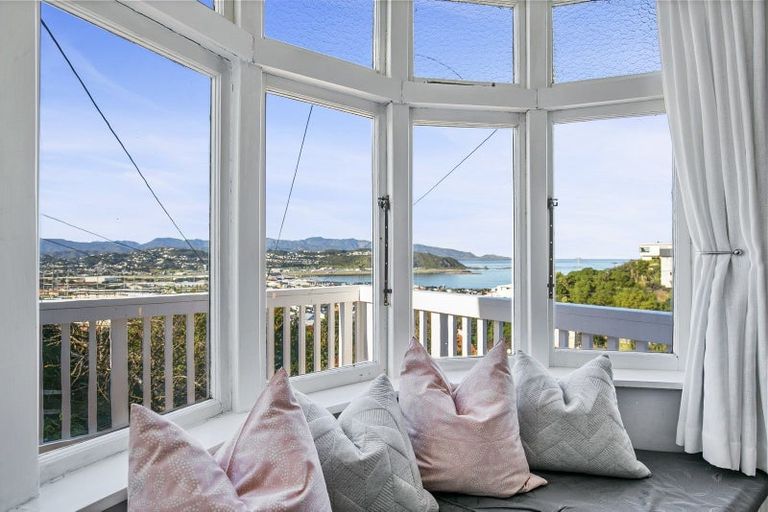 Photo of property in 33 Buckingham Street, Melrose, Wellington, 6023